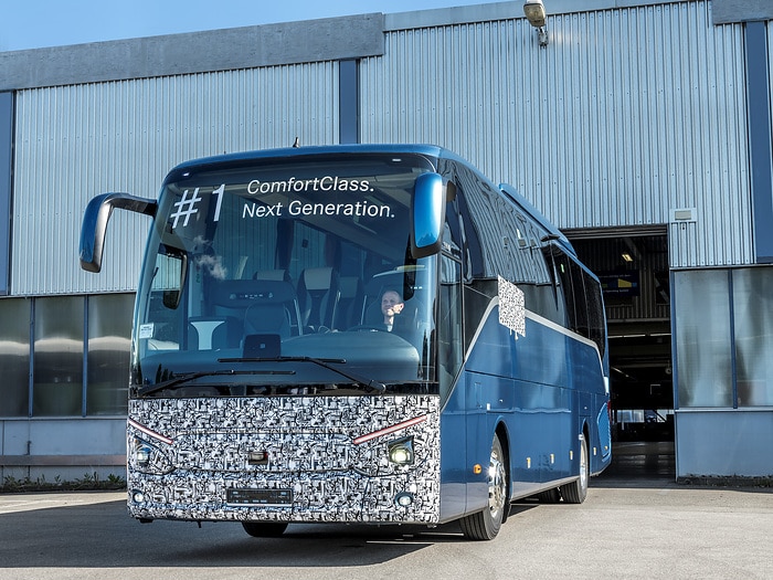 Daimler Buses Neu-Ulm plant launches production of the next generation of Setra coaches: New ComfortClass and TopClass roll off the production line
