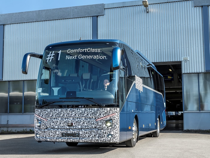 Daimler Buses Werk Neu-Ulm startet Produktion der nächsten Generation Setra Reisebusse: Neue ComfortClass und TopClass laufen vom Band