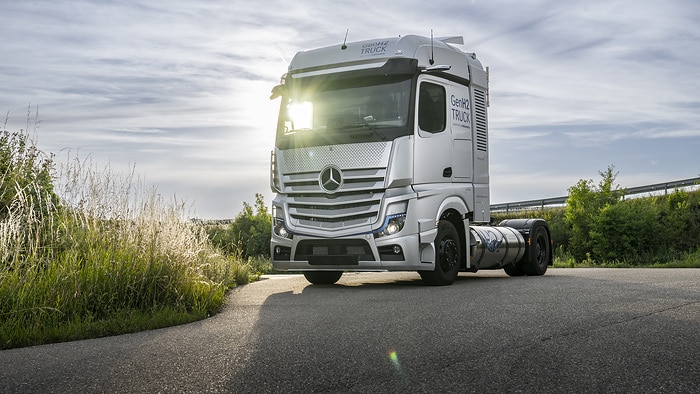 Mercedes-Benz Trucks gibt auf der IAA Transportation 2022 in Hannover einen  Ausblick auf den wasserstoffbasierten GenH2 Truck