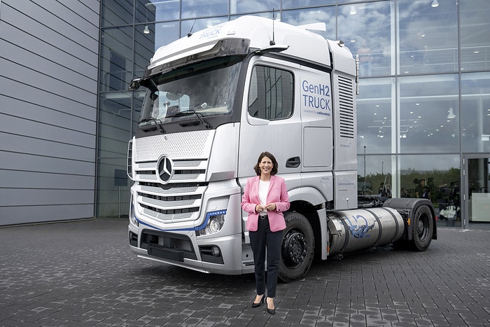 Entwicklungsmeilenstein erreicht: Daimler Truck testet Brennstoffzellen-Lkw mit Flüssigwasserstoff