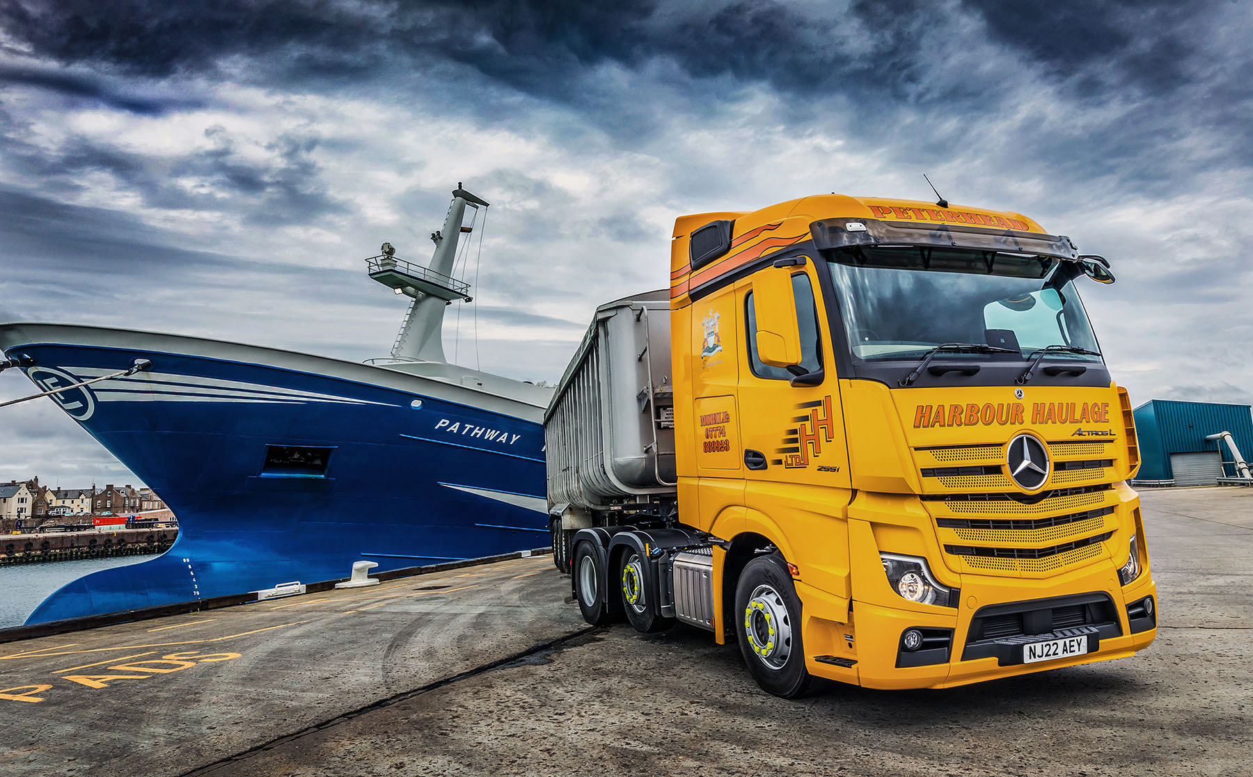 „Harbour Haulage“ hat mit dem neuen Mercedes-Benz Actros L einen guten Fang gemacht