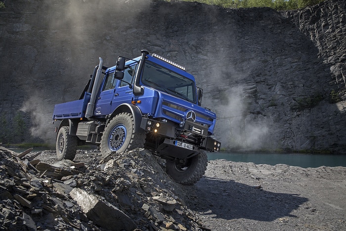 Unimog und Zetros überzeugen Offroad-Fans als  „Geländewagen des Jahres 2022“