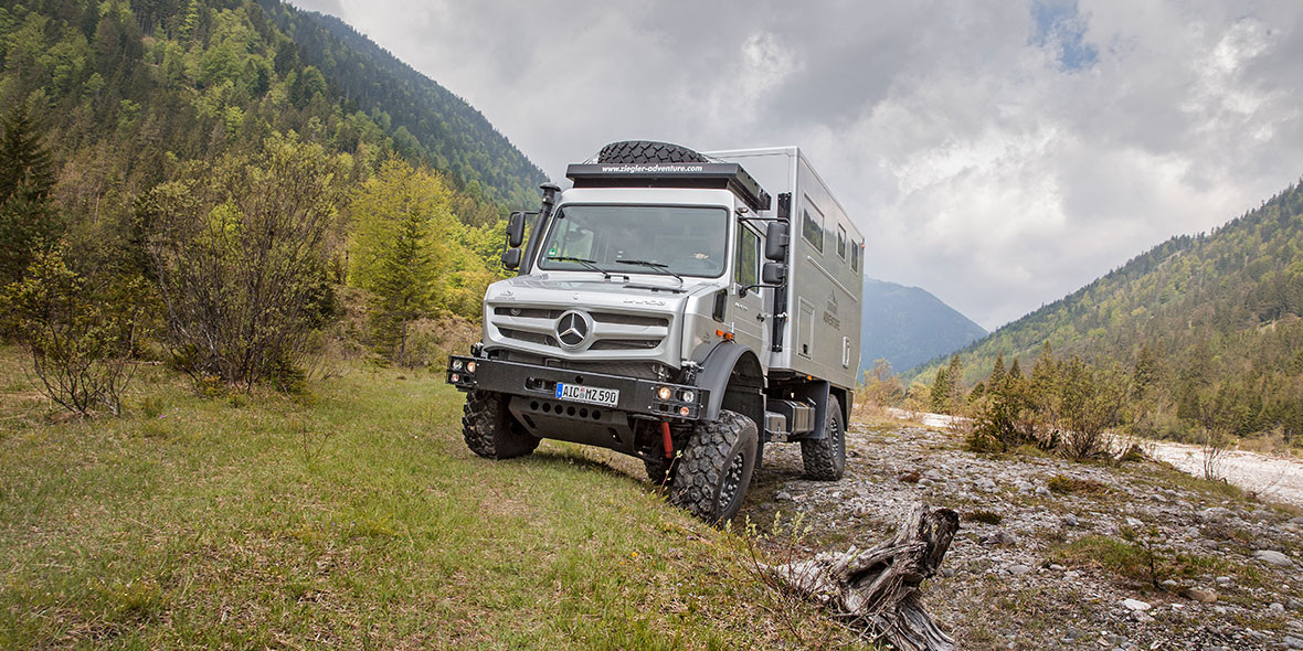 Unimog und Zetros überzeugen Offroad-Fans als  „Geländewagen des Jahres 2022“