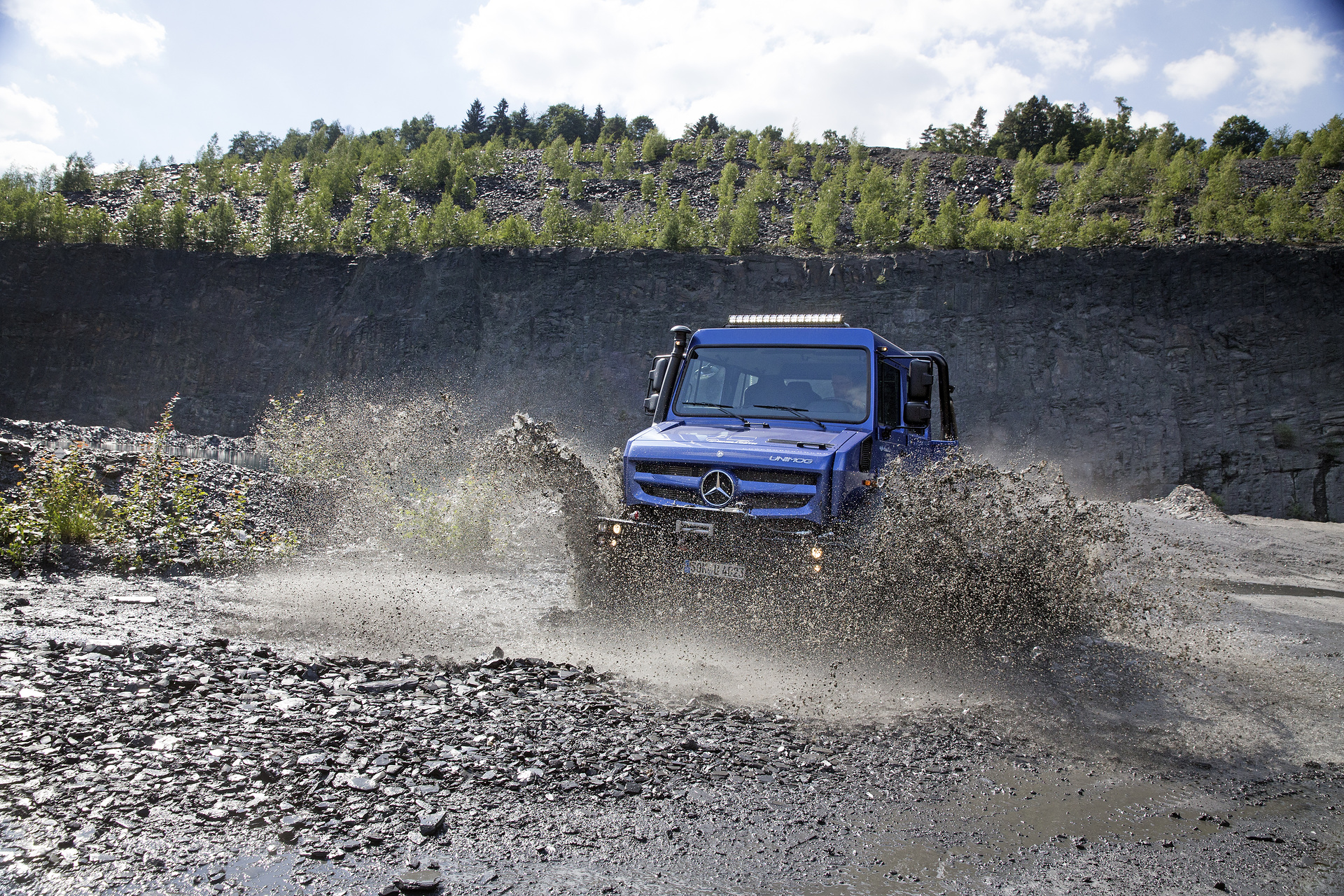 Both Unimog and Zetros voted Cross-Country Vehicle of the Year 2022 by off-road fans