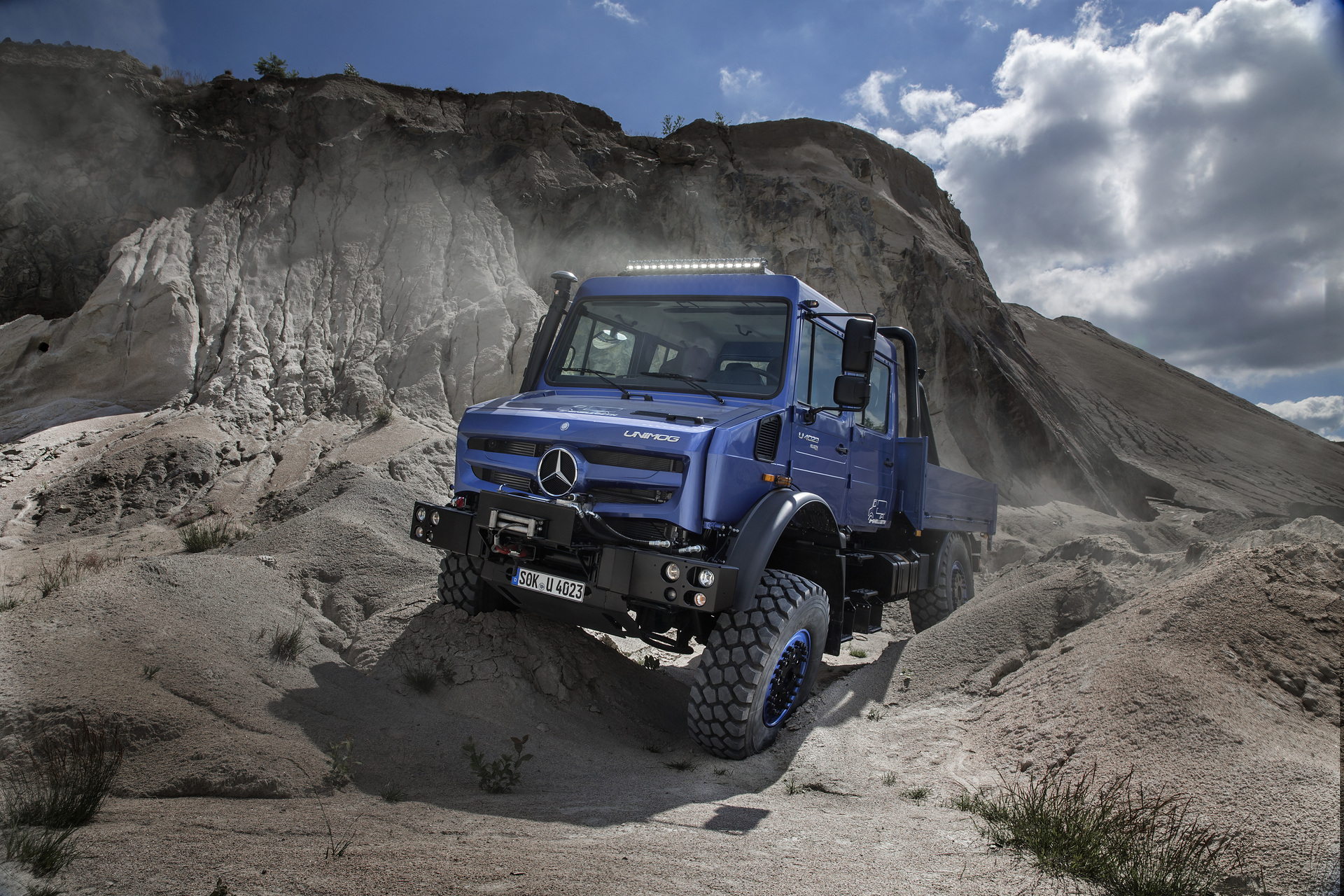 Both Unimog and Zetros voted Cross-Country Vehicle of the Year 2022 by off-road fans