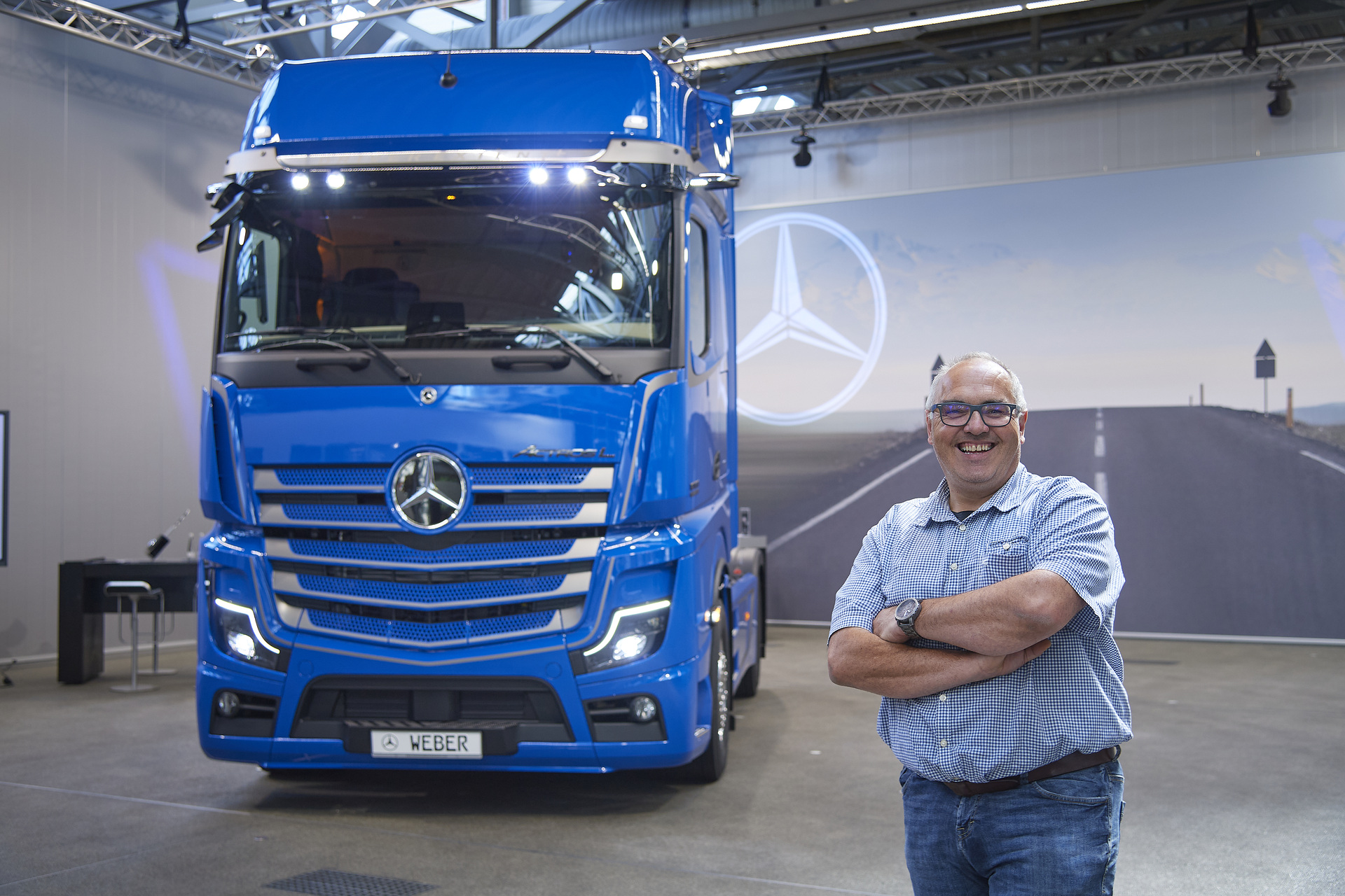 Oliver Ochs holt sein Sondermodell Mercedes-Benz Actros L Driver Extent+ ab