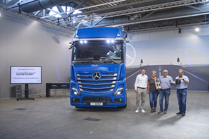 Oliver Ochs holt sein Sondermodell Mercedes-Benz Actros L Driver Extent+ ab