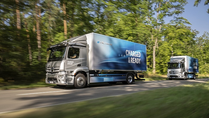 Einfacher Einstieg in die E-Mobilität: Mercedes-Benz Trucks eröffnet Ladepark für Kunden in Wörth