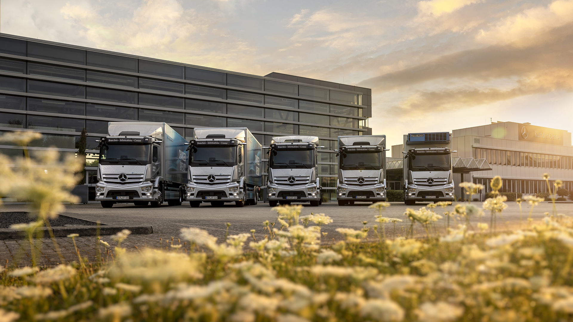 An easy gateway to electric mobility: Mercedes-Benz Trucks opens charging park for customers in Wörth