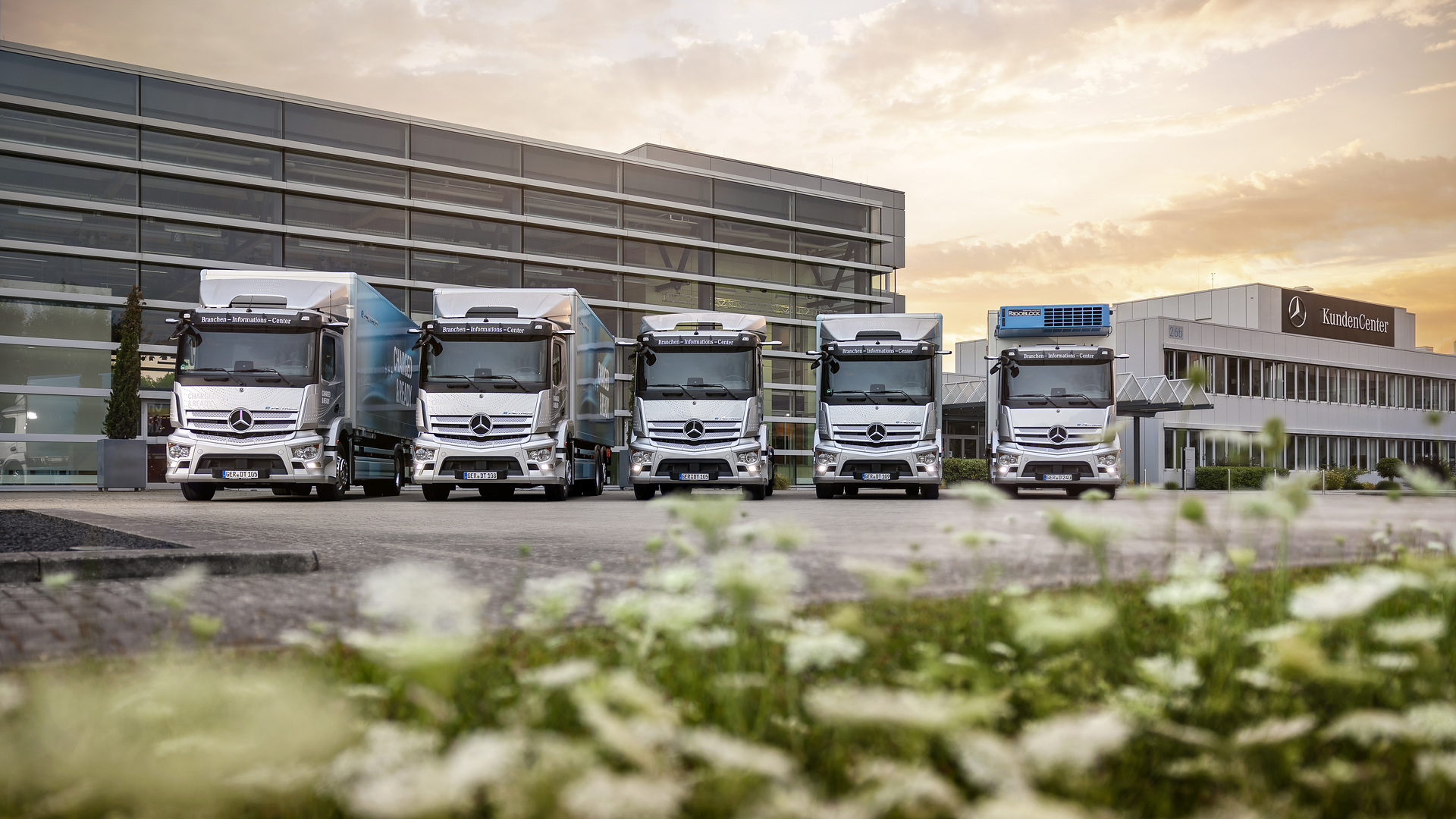 An easy gateway to electric mobility: Mercedes-Benz Trucks opens charging park for customers in Wörth