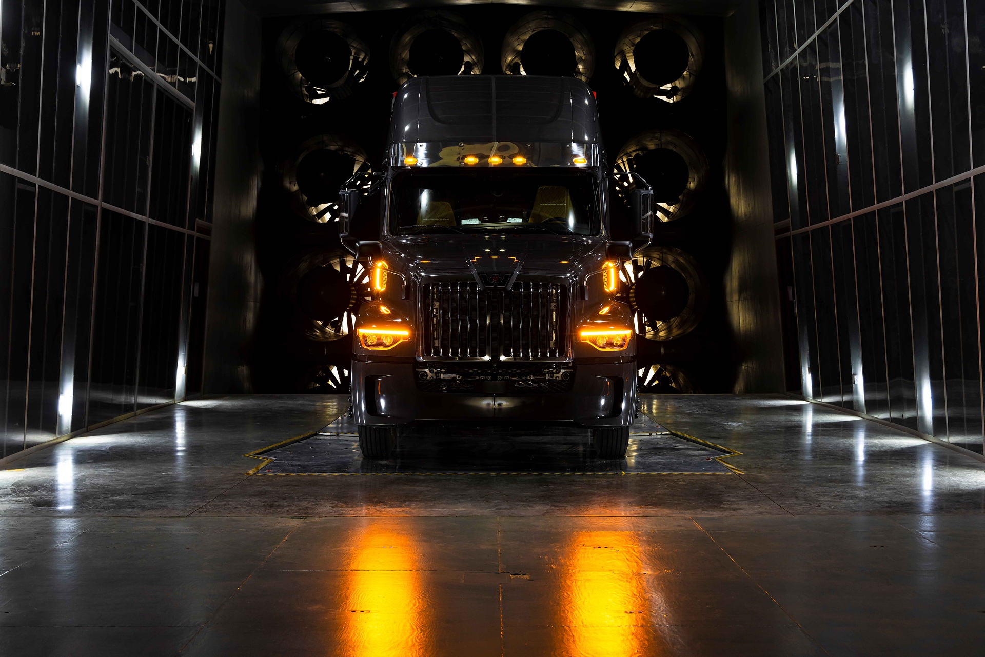Daimler Truck präsentiert neuen Fernverkehrs-Lkw Western Star 57X in Nordamerika