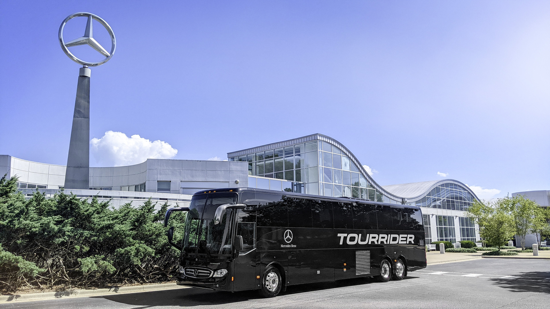 Sportstars lieben den neuen Mercedes-Benz Tourrider