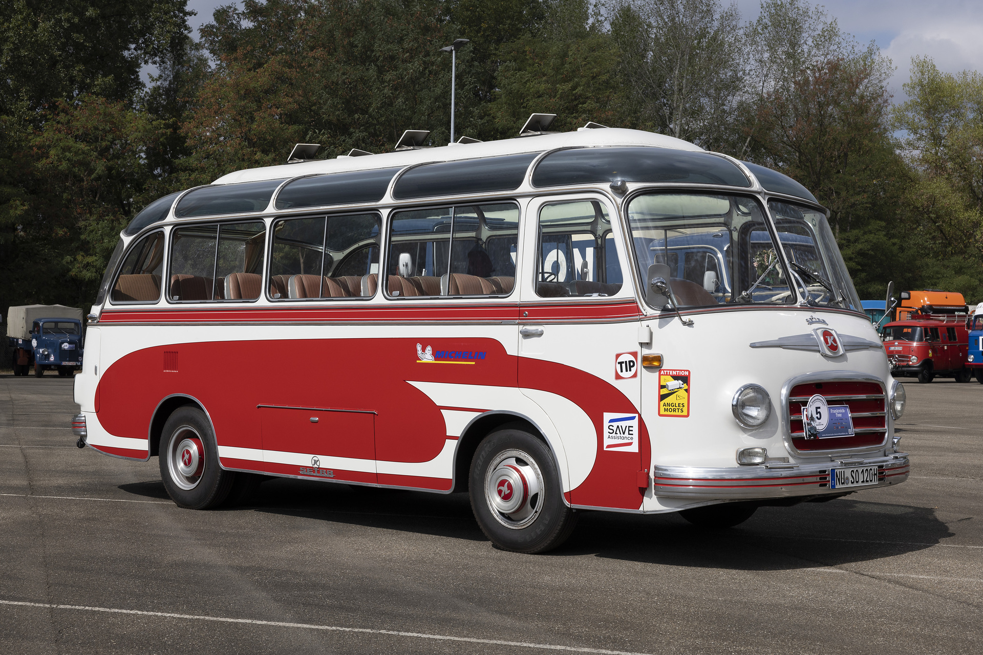 Tausendfüßler, Toastscheibe, und ein Avantgardist – die 19. Deutschlandfahrt für historische Nutzfahrzeuge startet im Mercedes-Benz Werk Wörth