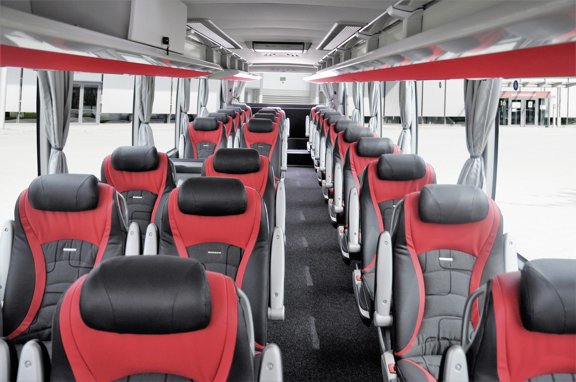 Setra Bus handed over to Donnell Donell Gruppenreisen: Spacious, new Setra