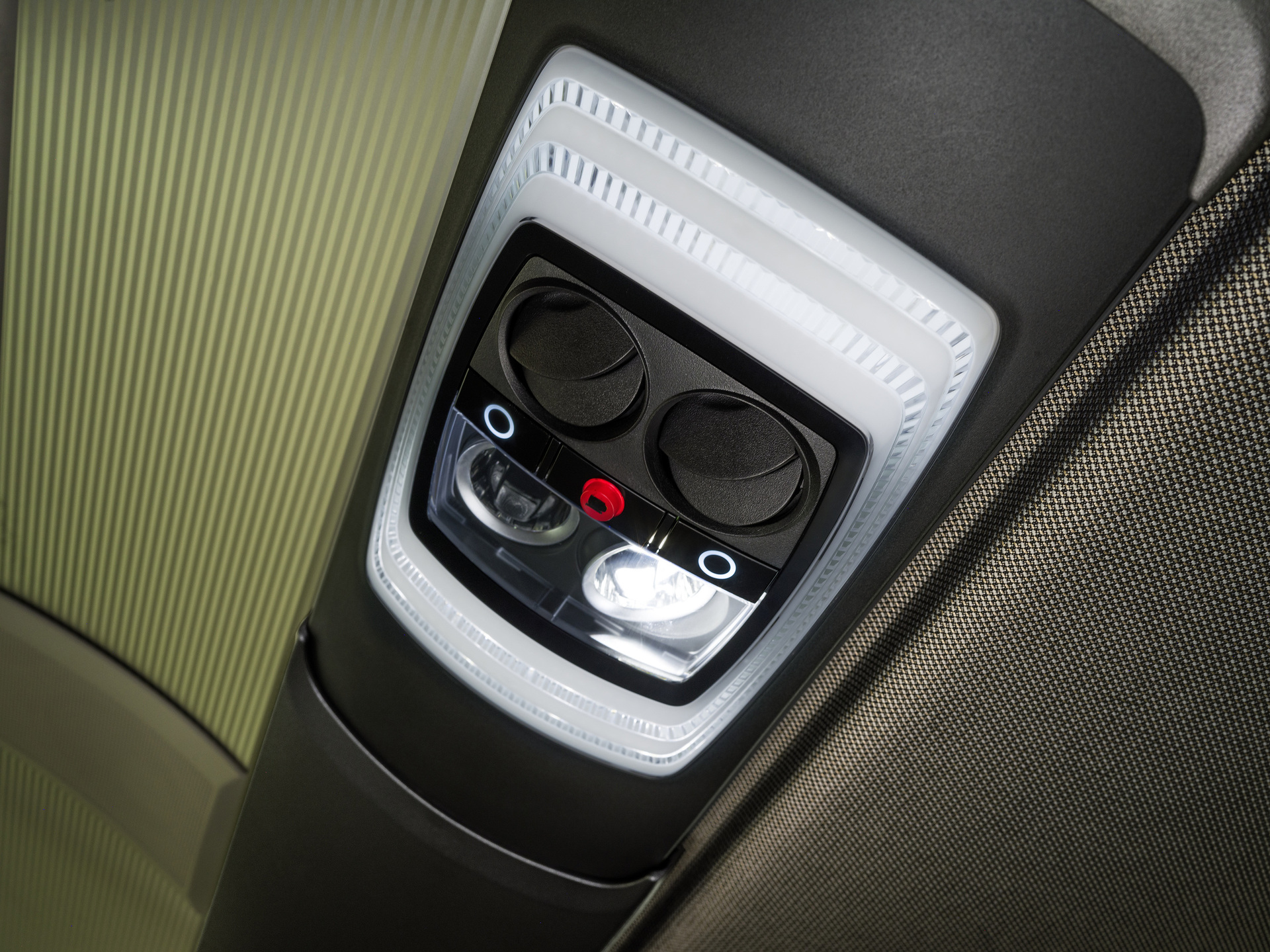 Setra Reisebusse 2022, Setra ComfortClass 515 HD, Interieur, karo kupfer, OM 470 mit 335 kW (456 PS), 10,7 L Hubraum, 8-Gang Mercedes PowerShift 3, Cockpit Comfort, Active Brake Assist 5, Predictive Powertrain Control, Active Drive Assist 2, Driver Score, Spur-Assistant, Sideguard Assist, 360 Grad Kamera, Länge/Breite/Höhe: 12.295/2.550/3.770 mm, Bestuhlung: 1/44 Setra ComfortClass