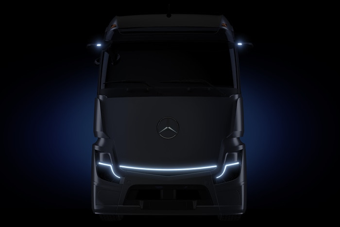 Battery-electric eActros LongHaul will go to Amazon and Rhenus in 2023 for real-world operation