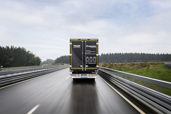 Mercedes-Benz eActros LongHaul mit eTrailer