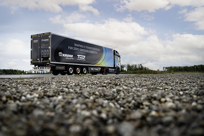 Mercedes-Benz eActros LongHaul mit eTrailer