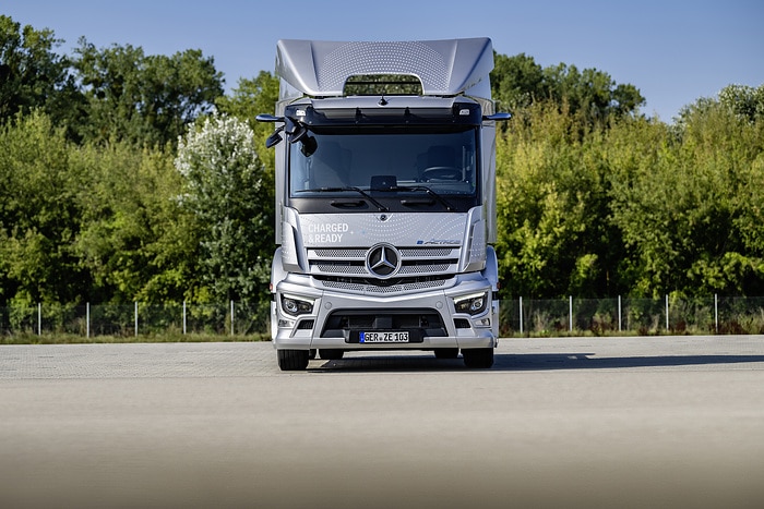 Mercedes-Benz eActros 300 Sattelzugmaschine