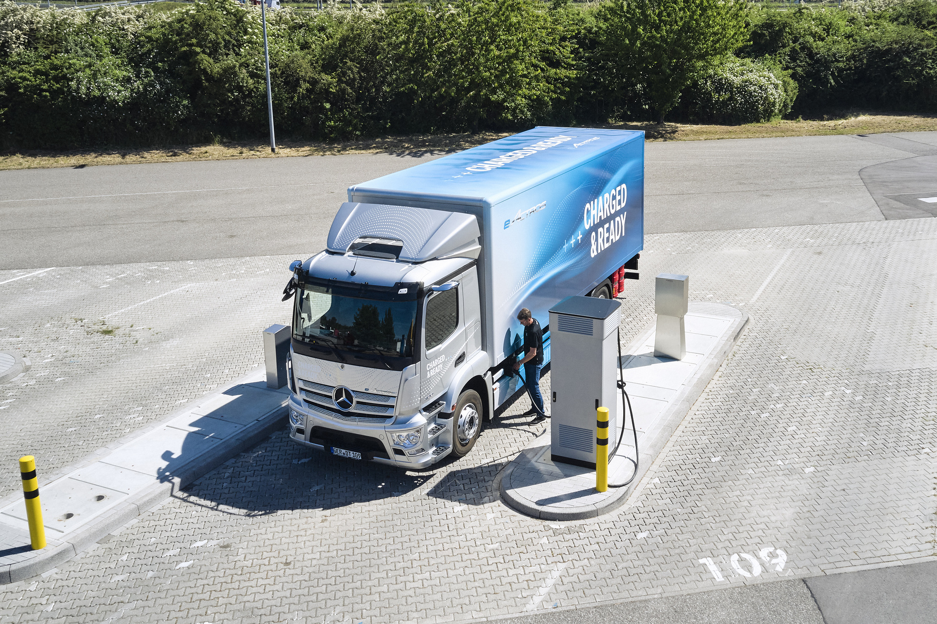 eActros Driving Experience eActros Driving Experience Mercedes-Benz eActros 300/400