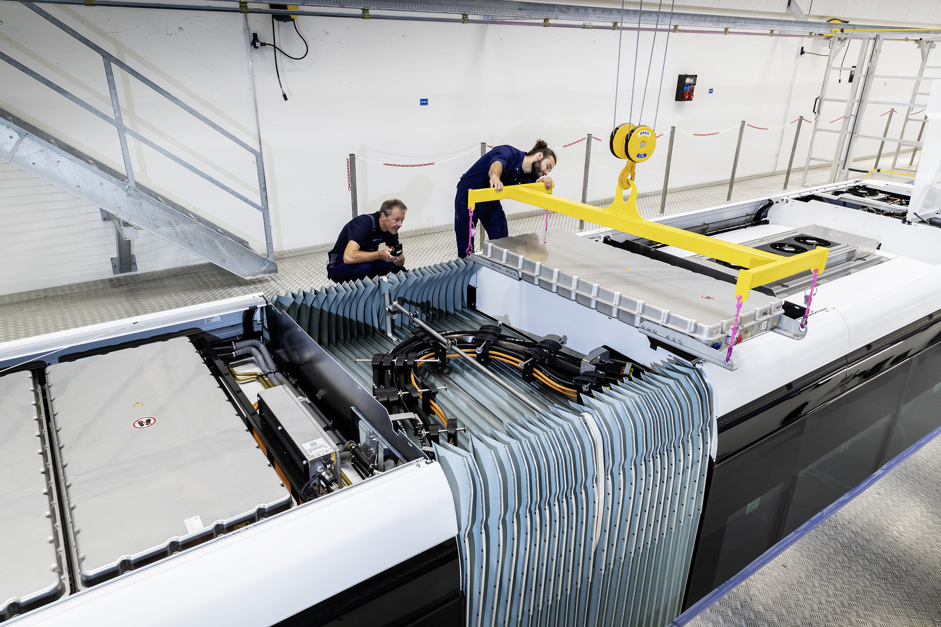 EvoBus (Schweiz) AG, Busworld Home, OMNIplus, eCitaro workshop. Omniplus