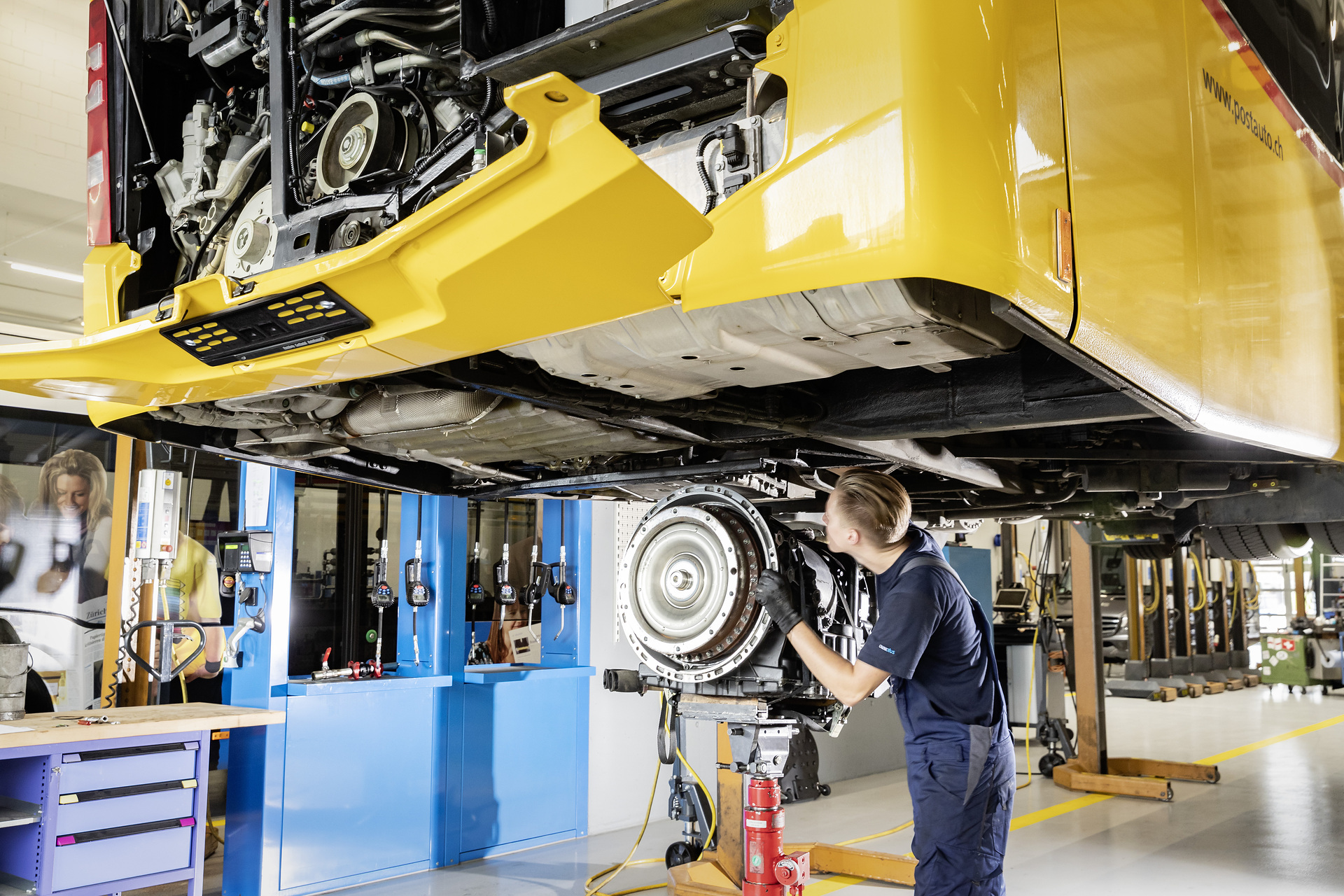 EvoBus (Schweiz) AG, Busworld Home, OMNIplus, Workshop. Omniplus