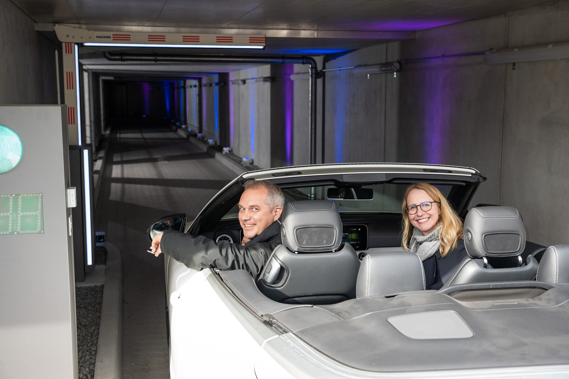 Eröffnung Mitarbeiter-Parkhaus MB Werk Mannheim Rund 470 zusätzliche Parkplätze: Mercedes-Benz Werk Mannheim nimmt neues Mitarbeiterparkhaus in Betrieb