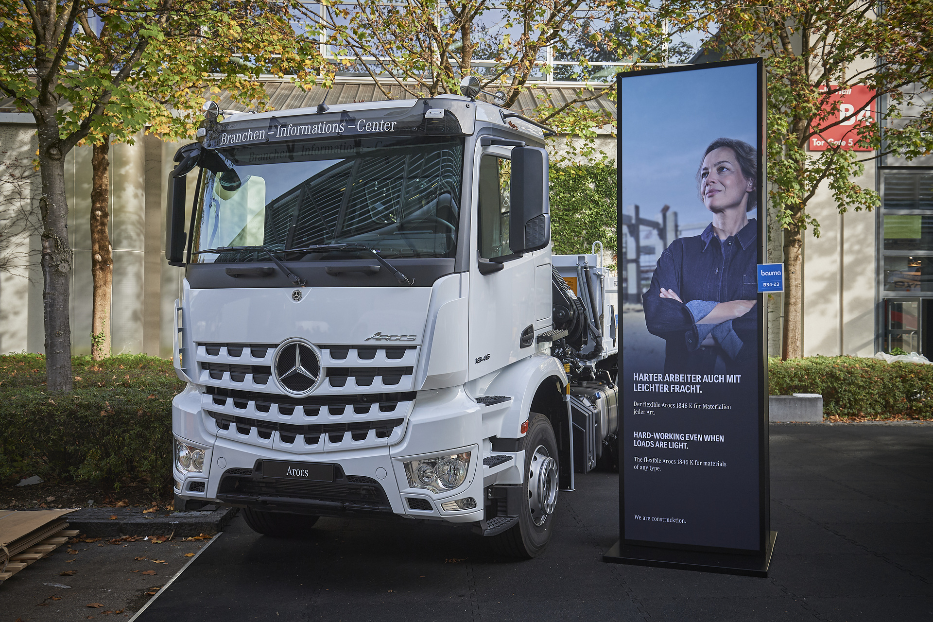 Mercedes-Benz Trucks präsentiert auf der bauma 2022  innovative Lkw für einen nachhaltigen und sicheren Bauverkehr