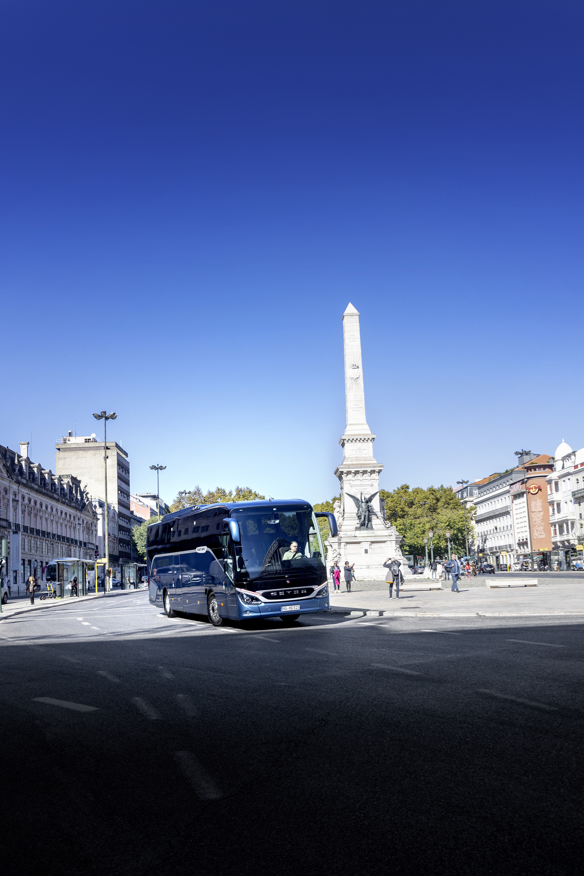 Setra coach 2022, Setra ComfortClass 515 HD, Exterior, Denim blue metallic, OM 470 rated at 335 kW/456 hp, displacement 10.7 l, 8-speed Mercedes PowerShift, , Active Brake Assist 5, Predictive Powertrain Control, Active Drive Assist 2, Driver Score, Lane Assist, Sideguard Assist, 360 degrees camera, LED headlamps, length/width/height: 12295/2550/3770 mm, seating: 1/44. Setra ComfortClass