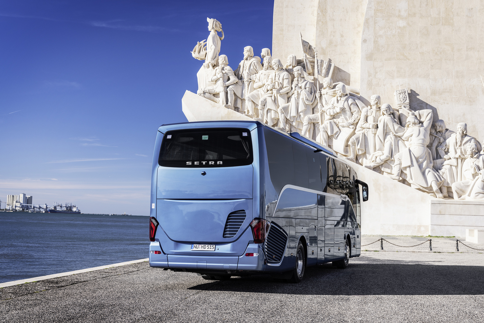 Setra coach 2022, Setra ComfortClass 515 HD, Exterior, Denim blue metallic, OM 470 rated at 335 kW/456 hp, displacement 10.7 l, 8-speed Mercedes PowerShift, , Active Brake Assist 5, Predictive Powertrain Control, Active Drive Assist 2, Driver Score, Lane Assist, Sideguard Assist, 360 degrees camera, LED headlamps, length/width/height: 12295/2550/3770 mm, seating: 1/44. Setra ComfortClass