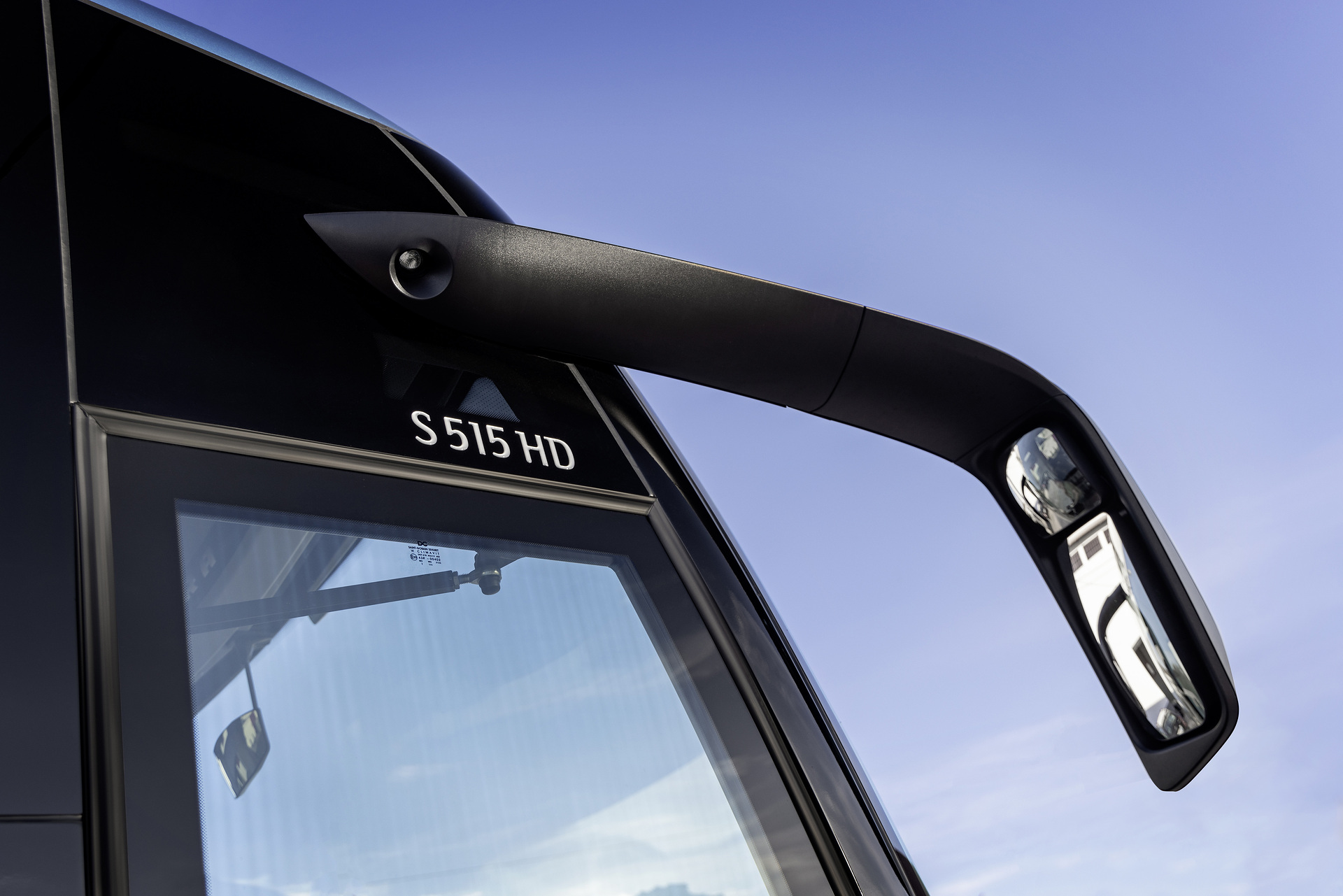 Setra coach 2022, Setra ComfortClass 515 HD, Exterior, Denim blue metallic, OM 470 rated at 335 kW/456 hp, displacement 10.7 l, 8-speed Mercedes PowerShift, , Active Brake Assist 5, Predictive Powertrain Control, Active Drive Assist 2, Driver Score, Lane Assist, Sideguard Assist, 360 degrees camera, LED headlamps, length/width/height: 12295/2550/3770 mm, seating: 1/44. Setra ComfortClass