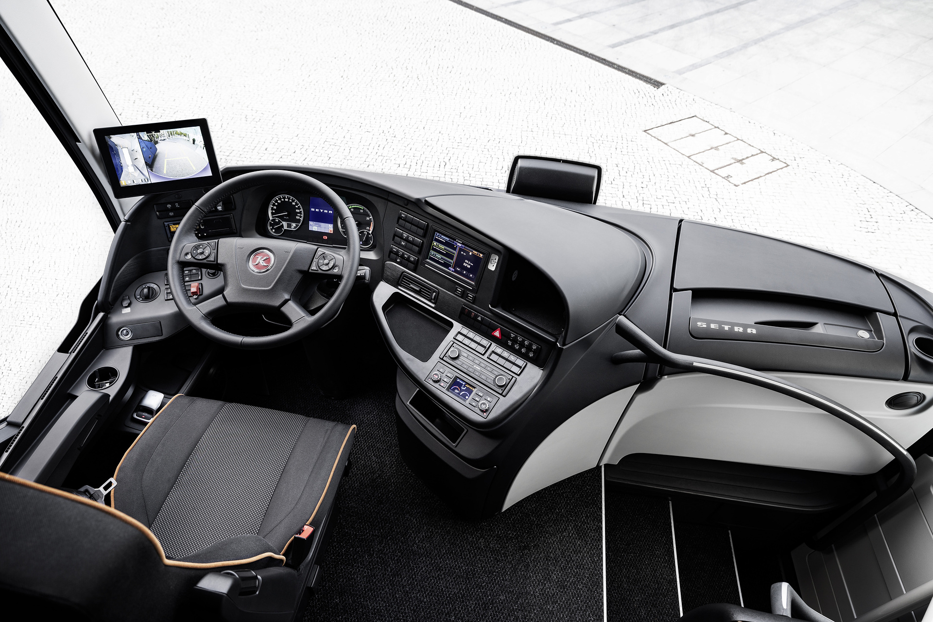 Setra coach 2022, Setra ComfortClass 515 HD, Exterior, Denim blue metallic, OM 470 rated at 335 kW/456 hp, displacement 10.7 l, 8-speed Mercedes PowerShift, , Active Brake Assist 5, Predictive Powertrain Control, Active Drive Assist 2, Driver Score, Lane Assist, Sideguard Assist, 360 degrees camera, LED headlamps, length/width/height: 12295/2550/3770 mm, seating: 1/44. Setra ComfortClass