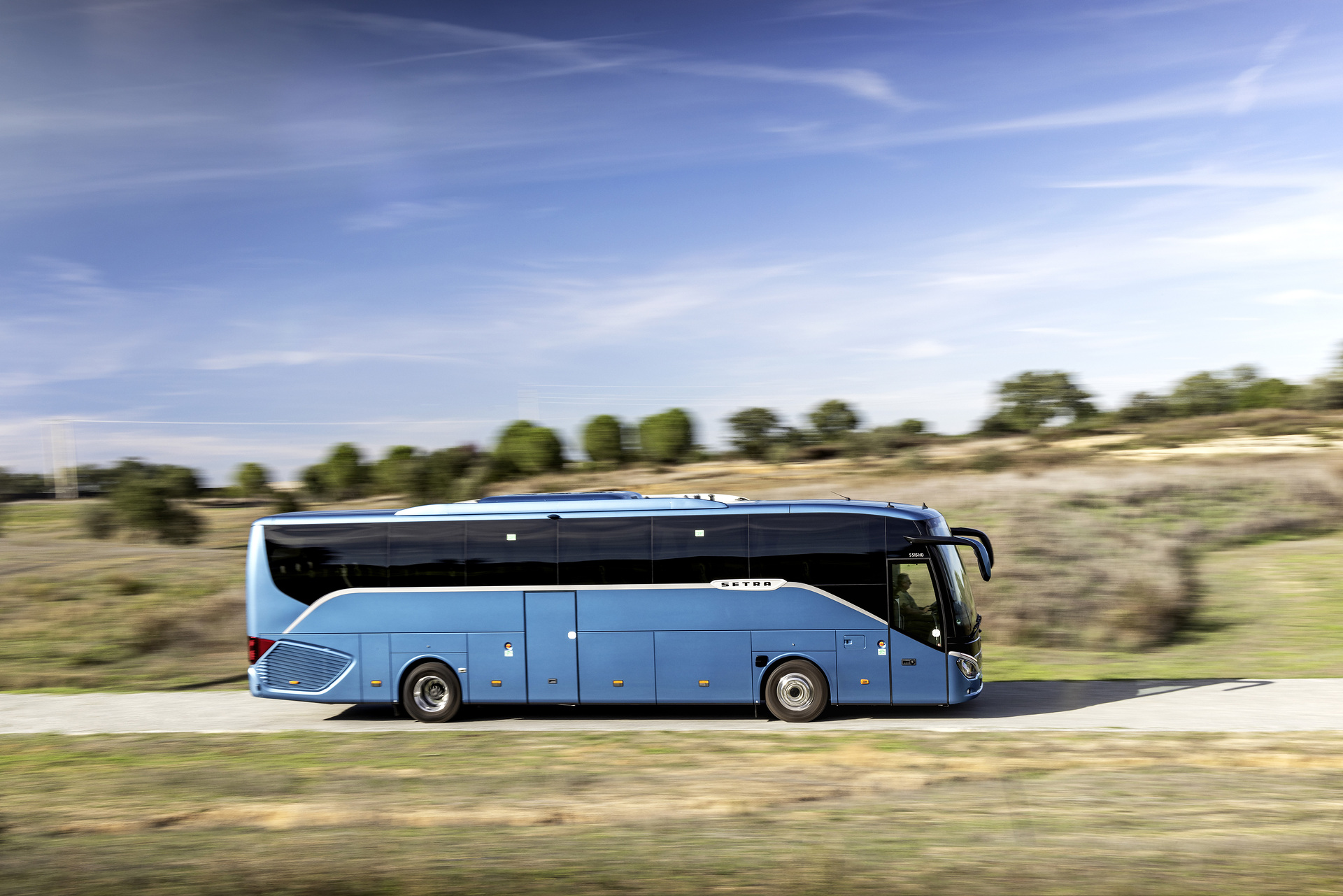 Setra coach 2022, Setra ComfortClass 515 HD, Exterior, Denim blue metallic, OM 470 rated at 335 kW/456 hp, displacement 10.7 l, 8-speed Mercedes PowerShift, , Active Brake Assist 5, Predictive Powertrain Control, Active Drive Assist 2, Driver Score, Lane Assist, Sideguard Assist, 360 degrees camera, LED headlamps, length/width/height: 12295/2550/3770 mm, seating: 1/44. Setra ComfortClass