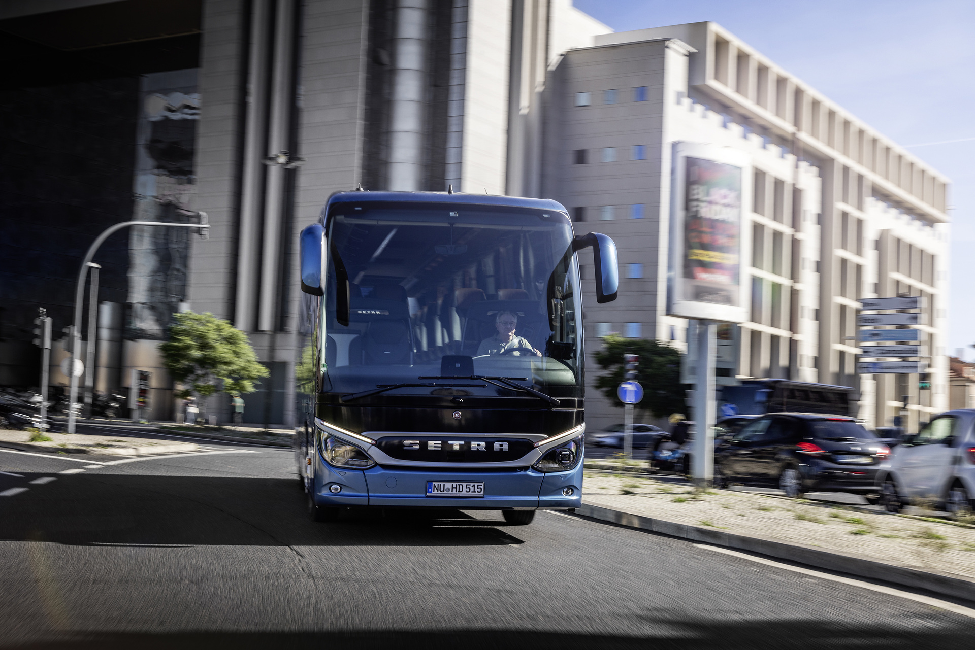 Setra coach 2022, Setra ComfortClass 515 HD, Exterior, Denim blue metallic, OM 470 rated at 335 kW/456 hp, displacement 10.7 l, 8-speed Mercedes PowerShift, , Active Brake Assist 5, Predictive Powertrain Control, Active Drive Assist 2, Driver Score, Lane Assist, Sideguard Assist, 360 degrees camera, LED headlamps, length/width/height: 12295/2550/3770 mm, seating: 1/44. Setra ComfortClass