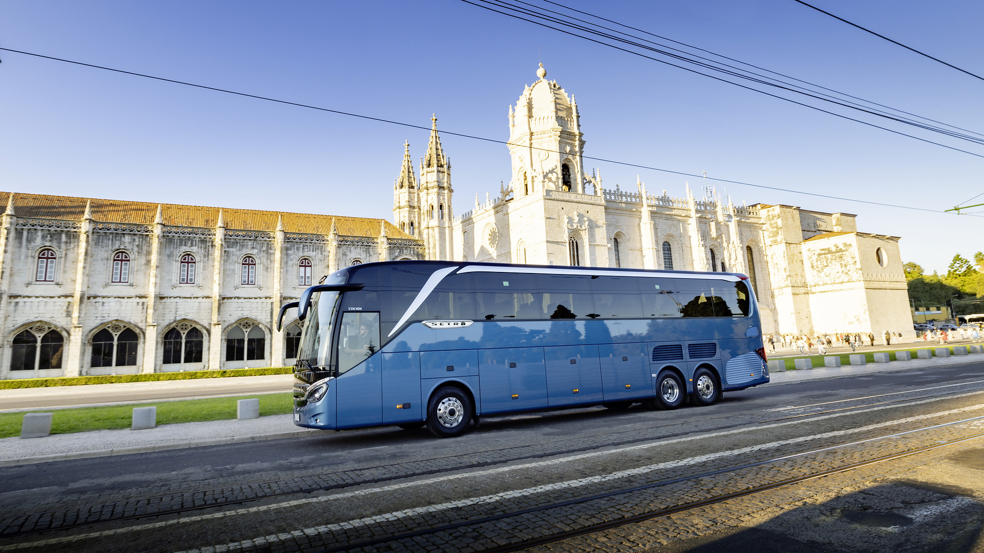 Setra coach 2022, Setra TopClass 516 HDH, Exterior, Denim blue metallic, OM 471 rated at 375 kW/510 hp, displacement 12.8 l, 8-speed Mercedes PowerShift, , Active Brake Assist 5, Predictive Powertrain Control,Active Drive Assist 2, Driver Score, Lane Assist, Sideguard Assist, 360 degrees camera, LED headlamps, length/width/height: 13325/2550/3880 mm, seating: 1/48. Setra TopClass