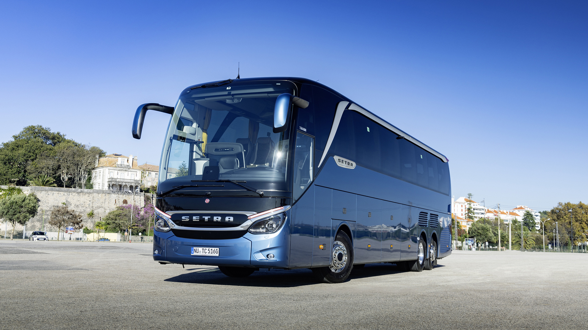 Setra coach 2022, Setra TopClass 516 HDH, Exterior, Denim blue metallic, OM 471 rated at 375 kW/510 hp, displacement 12.8 l, 8-speed Mercedes PowerShift, , Active Brake Assist 5, Predictive Powertrain Control,Active Drive Assist 2, Driver Score, Lane Assist, Sideguard Assist, 360 degrees camera, LED headlamps, length/width/height: 13325/2550/3880 mm, seating: 1/48. Setra TopClass