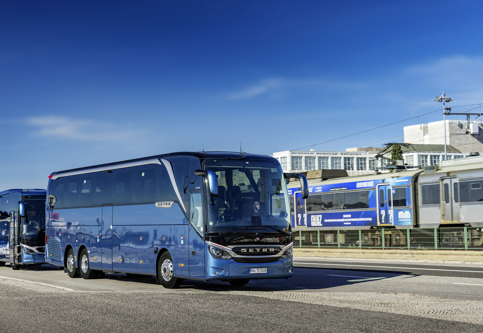 Setra coach 2022, Setra TopClass 516 HDH, Exterior, Denim blue metallic, OM 471 rated at 375 kW/510 hp, displacement 12.8 l, 8-speed Mercedes PowerShift, , Active Brake Assist 5, Predictive Powertrain Control,Active Drive Assist 2, Driver Score, Lane Assist, Sideguard Assist, 360 degrees camera, LED headlamps, length/width/height: 13325/2550/3880 mm, seating: 1/48. Setra TopClass