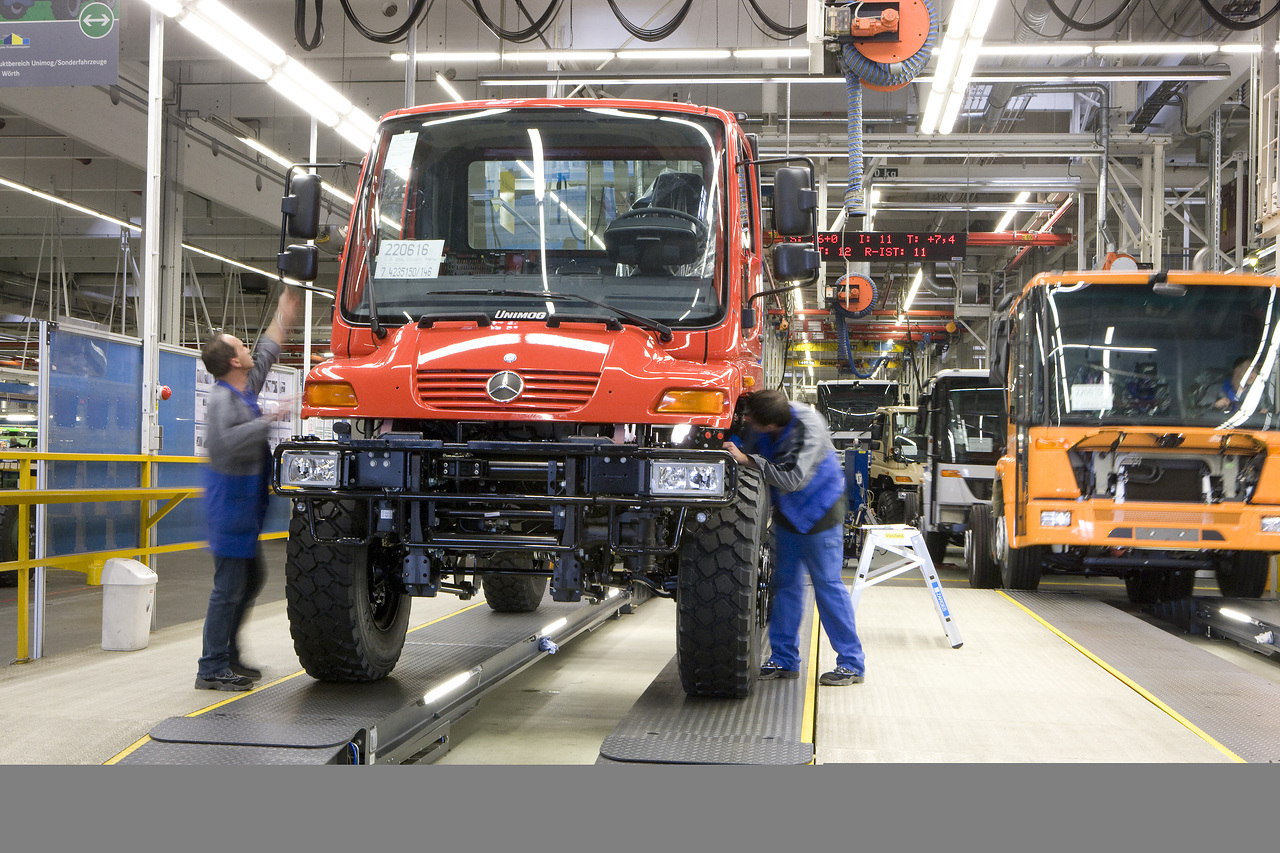 Historischer Einblick in die Produktion von Mai 2009 Produktionsjubiläum 20 Jahre Unimog-Fertigung in Wörth
