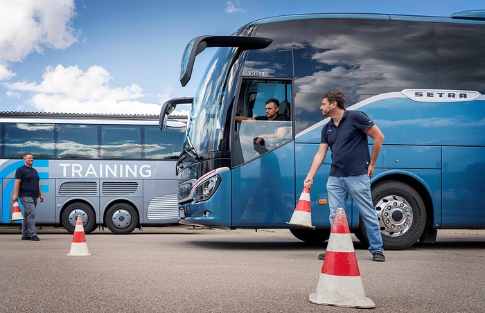 Revolutionäre Assistenzsysteme der Setra TopClass und ComfortClass perfekt nutzen