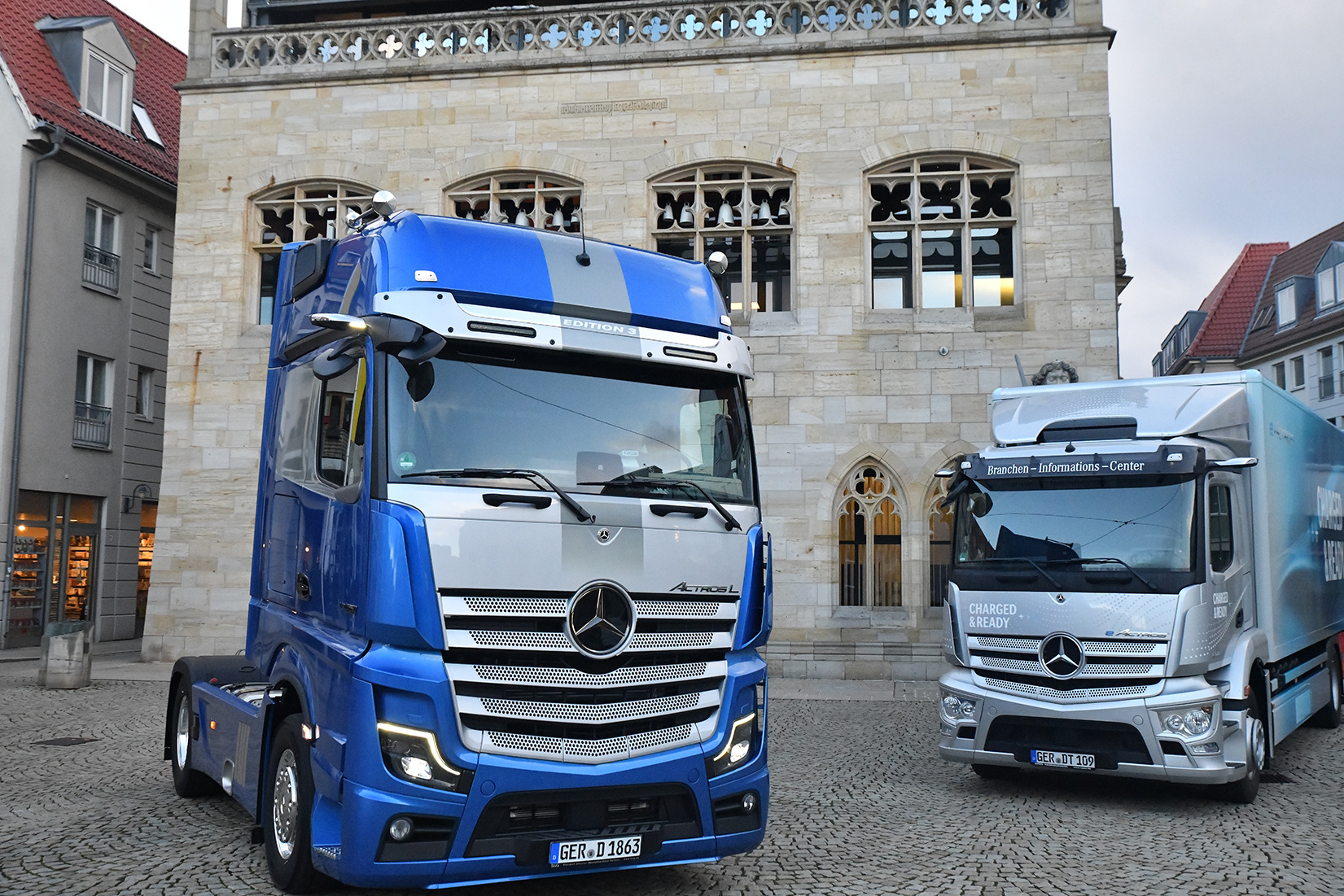 Herzstück im Harz: Mercedes-Benz Lkw errichtet zentralen Logistikstandort für weltweite Ersatzteilversorgung in Halberstadt Herzstück im Harz: Mercedes-Benz Lkw errichtet zentralen Logistikstandort für weltweite Ersatzteilversorgung in Halberstadt