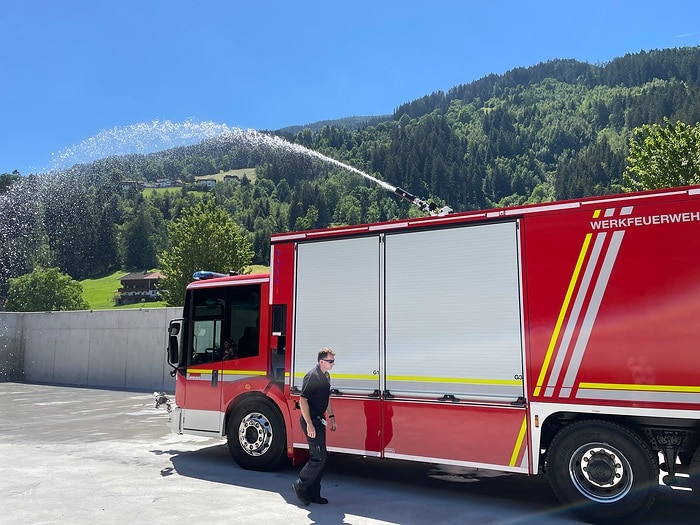 Ein Econic für alle Fälle: Einzigartiges Löschfahrzeug für die Feuerwehr des Lkw-Montagewerks Wörth