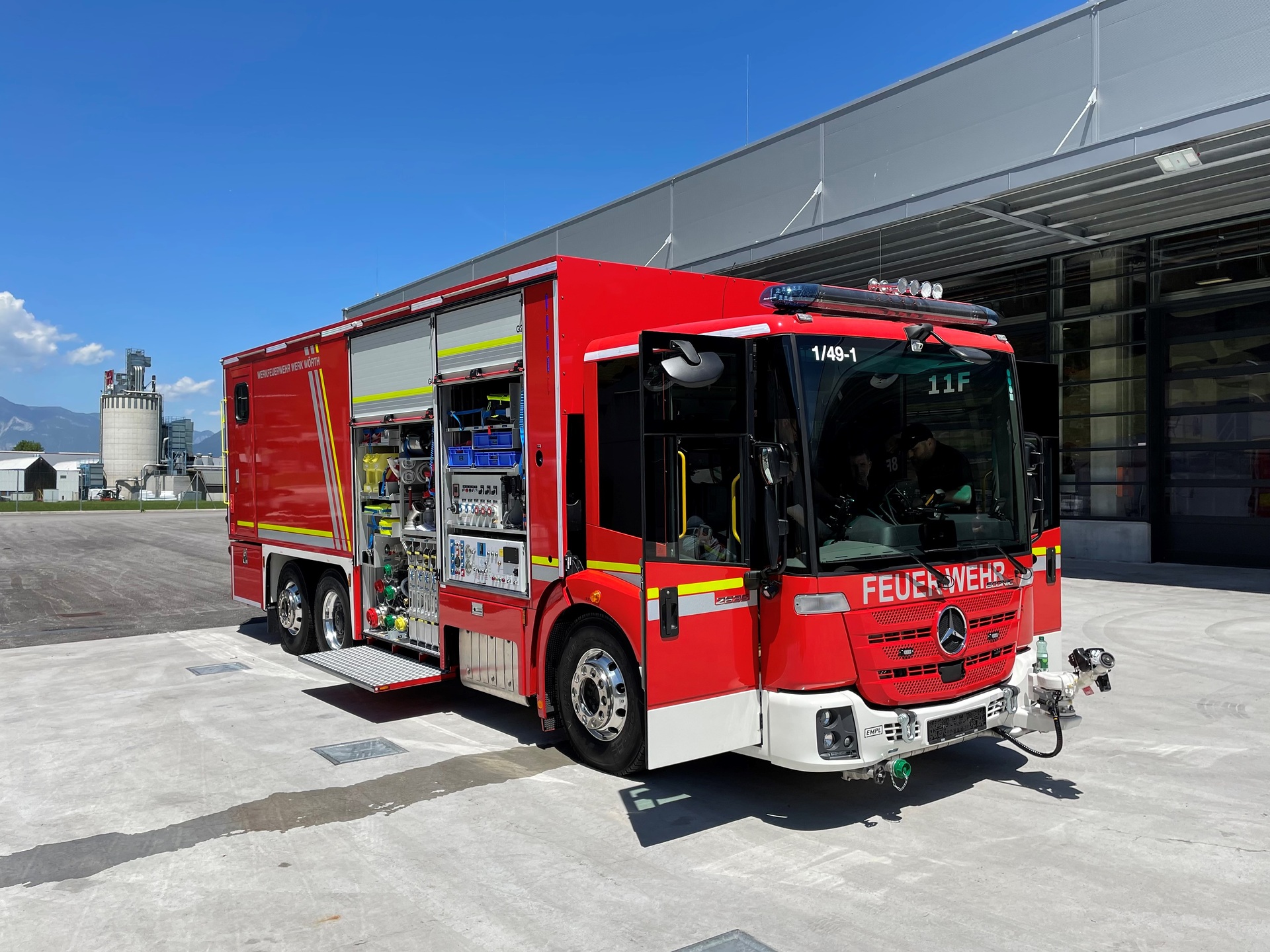 Econic 2635 Industrielöschfahrzeug mit Empl Aufbau Ein Econic für alle Fälle: Einzigartiges Löschfahrzeug für die Feuerwehr des Lkw-Montagewerks Wörth