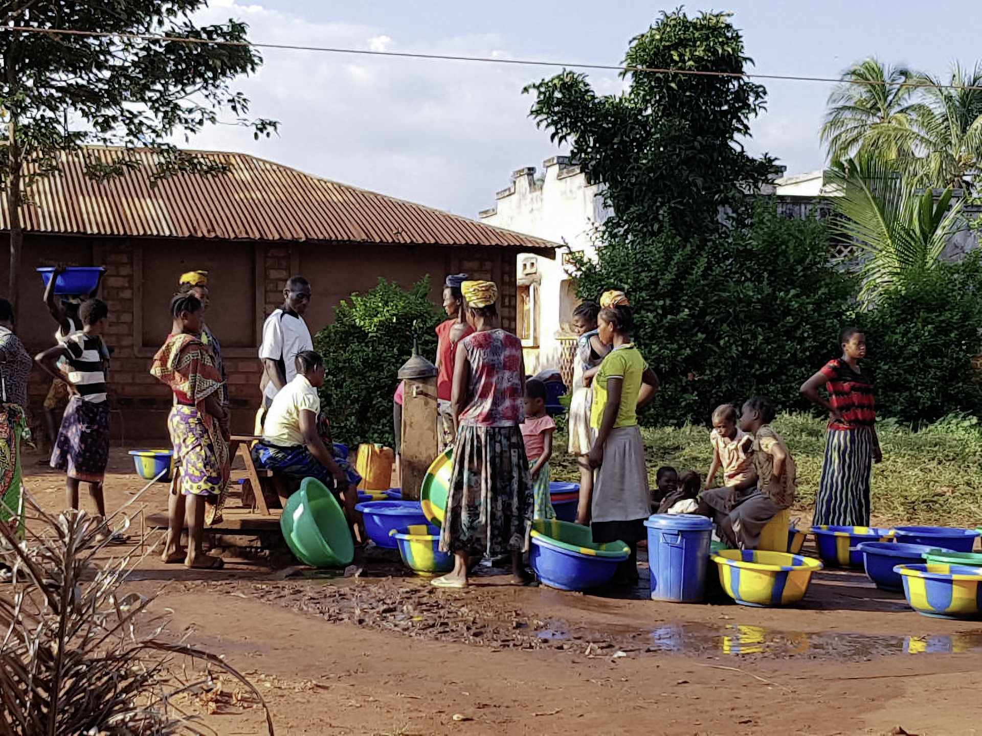 ProCent supports the Keep Smiling e.V. association, which is working to build new wells in and around Tshikapa in the Democratic Republic of the Congo Small contribution, big effect: Daimler Truck employees donate almost 120,000 euros for social projects in 2022