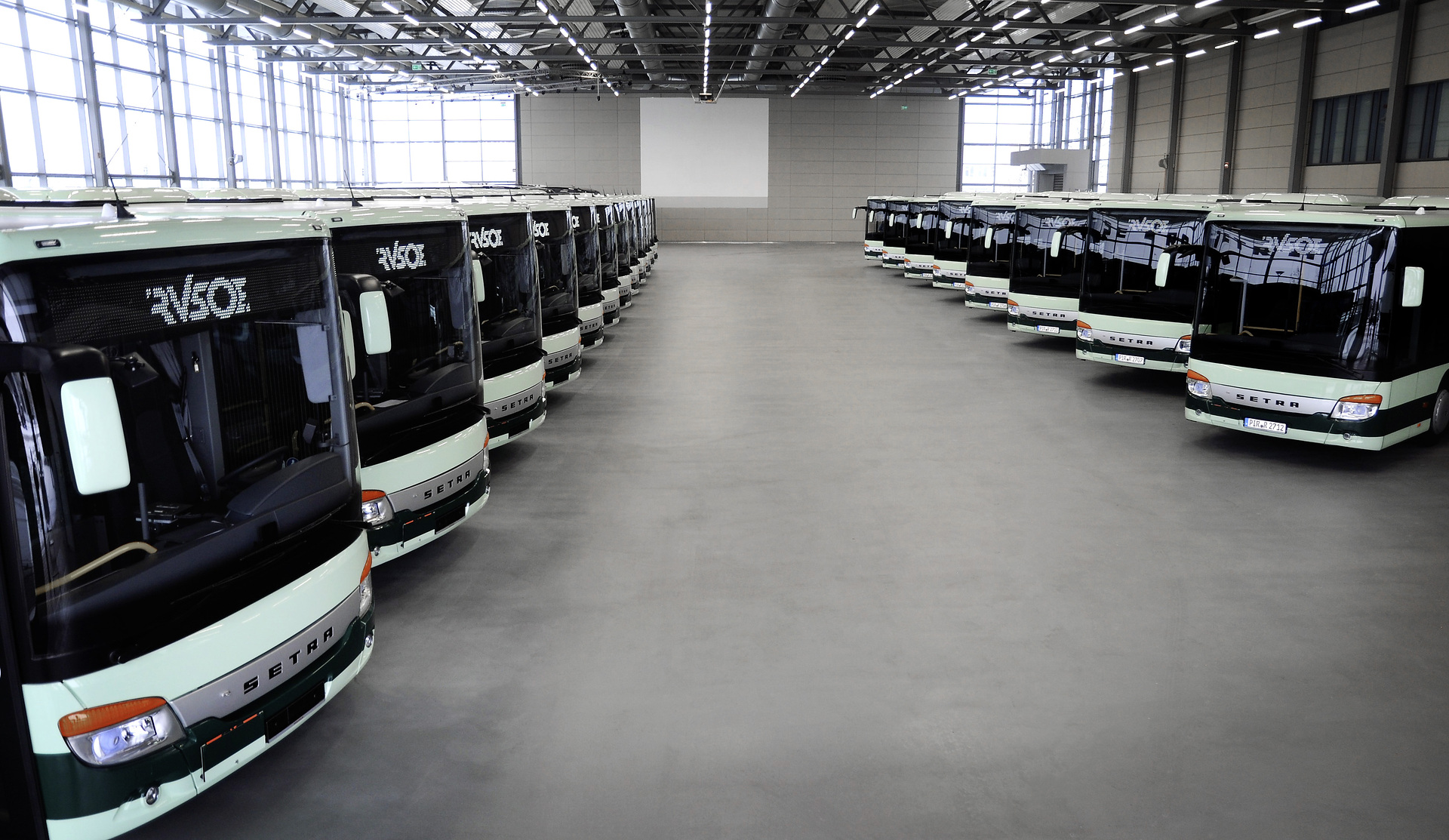 20 intercity buses in one fell swoop. The new Setra Low Entry vehicles at Regionalverkehr Schweiz-Osterzgebirge GmbH (RVSOE). 39 Setra Low Entry buses for vehicle fleets in Saxony and Thuringia