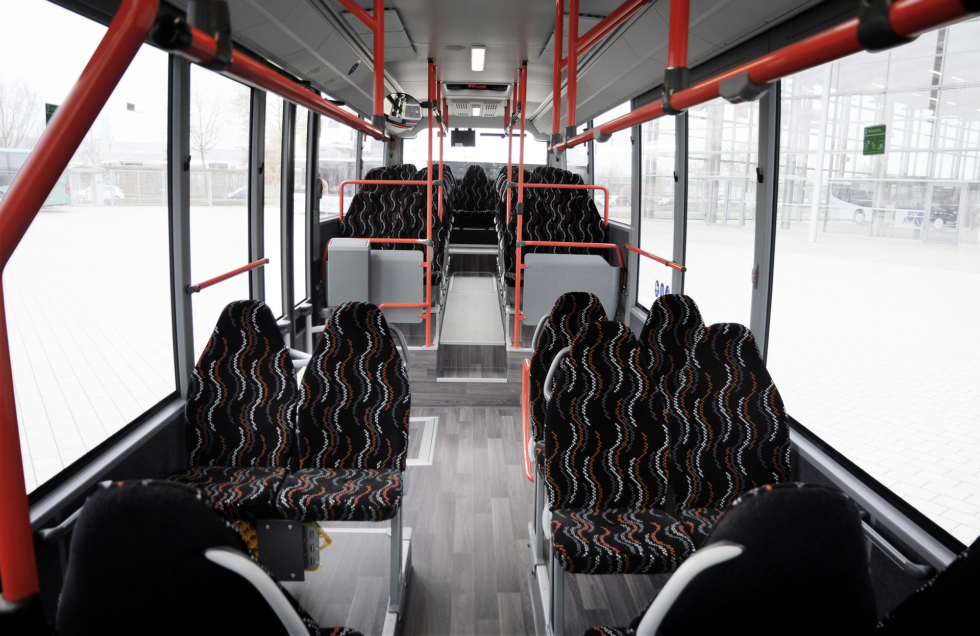 The majority of the new buses are equipped with 39 seats and thus offer sufficient space for wheelchairs, strollers and bicycles. 39 Setra Low Entry buses for vehicle fleets in Saxony and Thuringia