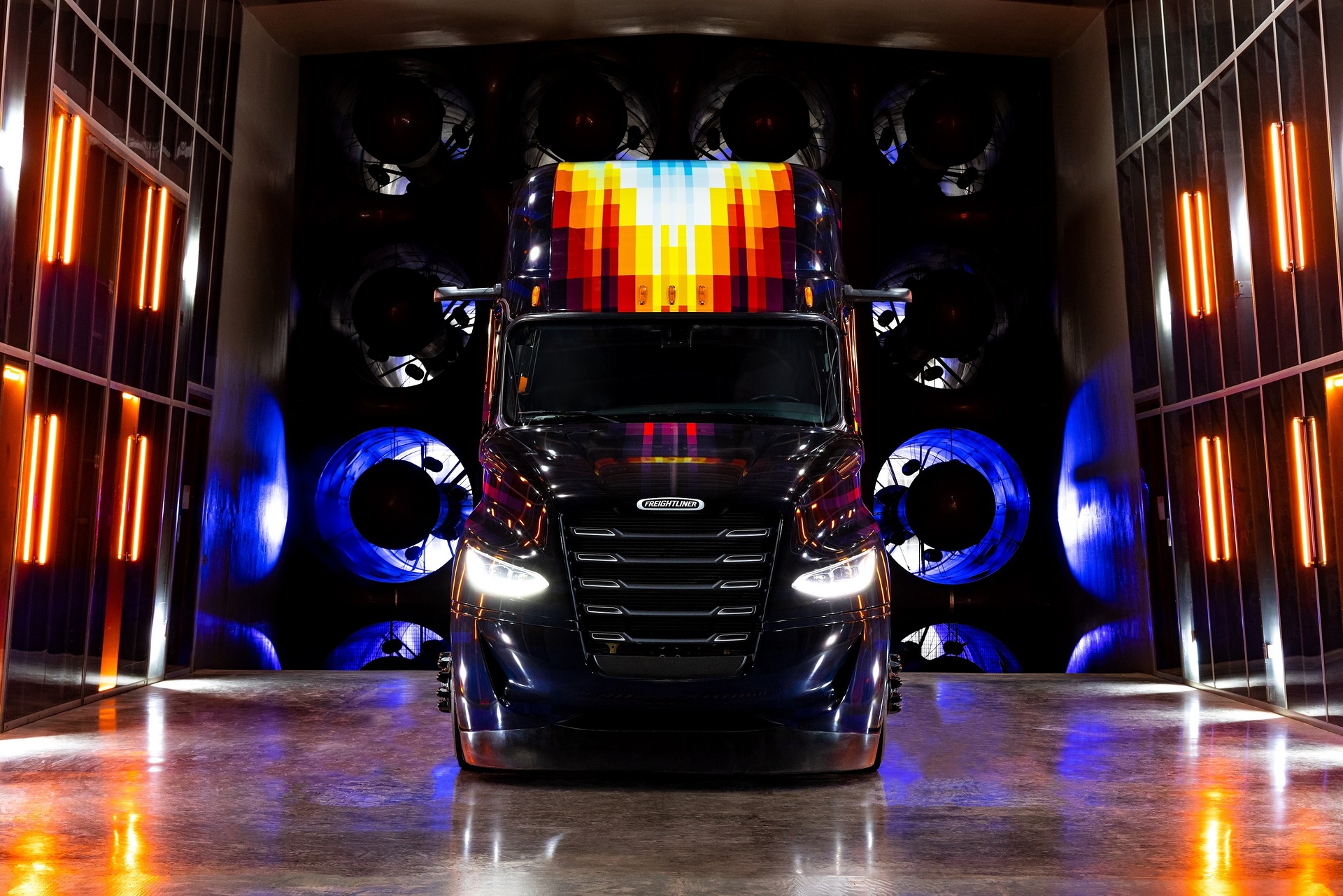 Taking efficiency to the next level: The Freightliner SuperTruck II Daimler Truck hebt Effizienz auf die nächste Stufe: Der Freightliner SuperTruck II