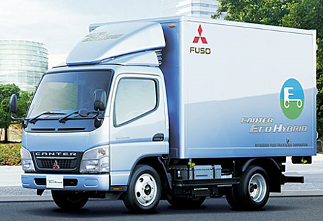 Leicht-Lkw FUSO Canter Leicht-Lkw FUSO Canter feiert 60-jähriges Jubiläum