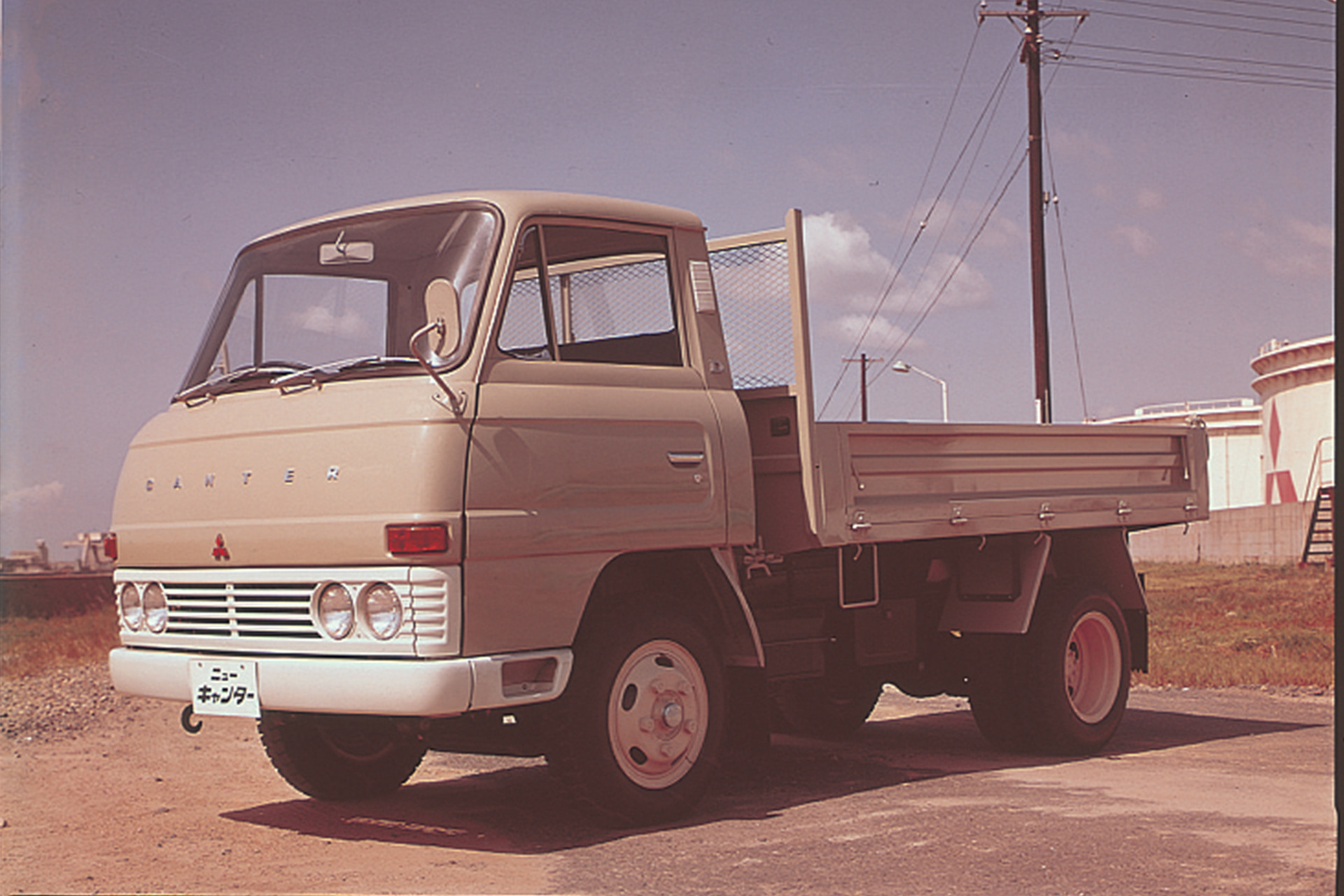 1968-T90 Leicht-Lkw FUSO Canter feiert 60-jähriges Jubiläum