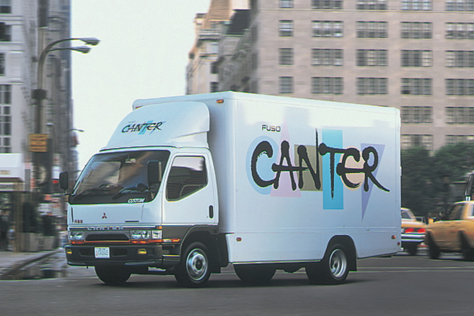 1993-Canter Leicht-Lkw FUSO Canter feiert 60-jähriges Jubiläum