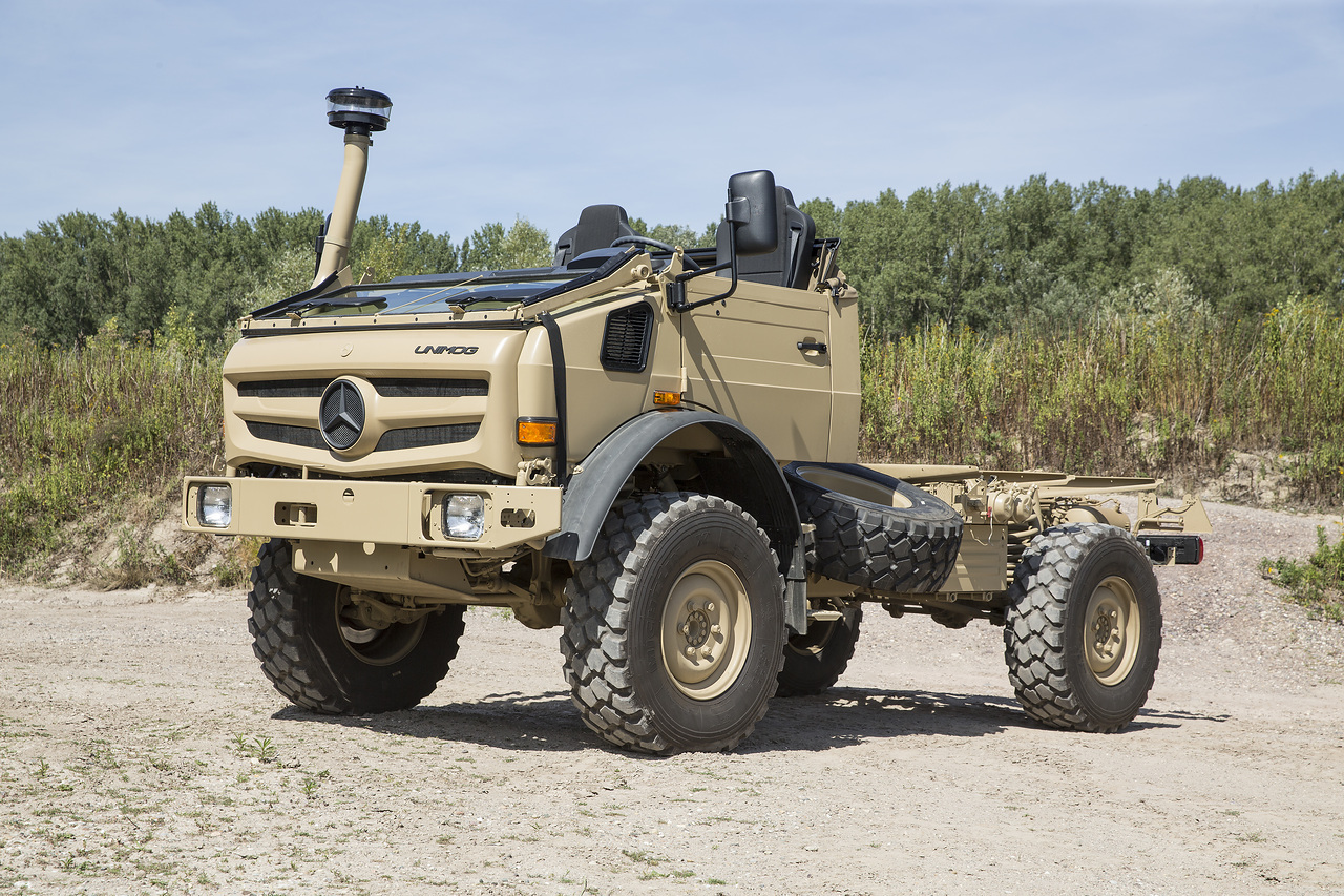 Built for logistical and tactical challenges: Mercedes-Benz Special Trucks will be showcasing tailor-made military trucks for demanding operations even under extreme conditions at IDEX 2023 in Abu Dhabi Built for logistical and tactical challenges: Mercedes-Benz Special Trucks will be showcasing tailor-made military trucks for demanding operations even under extreme conditions at IDEX 2023 in Abu Dhabi
